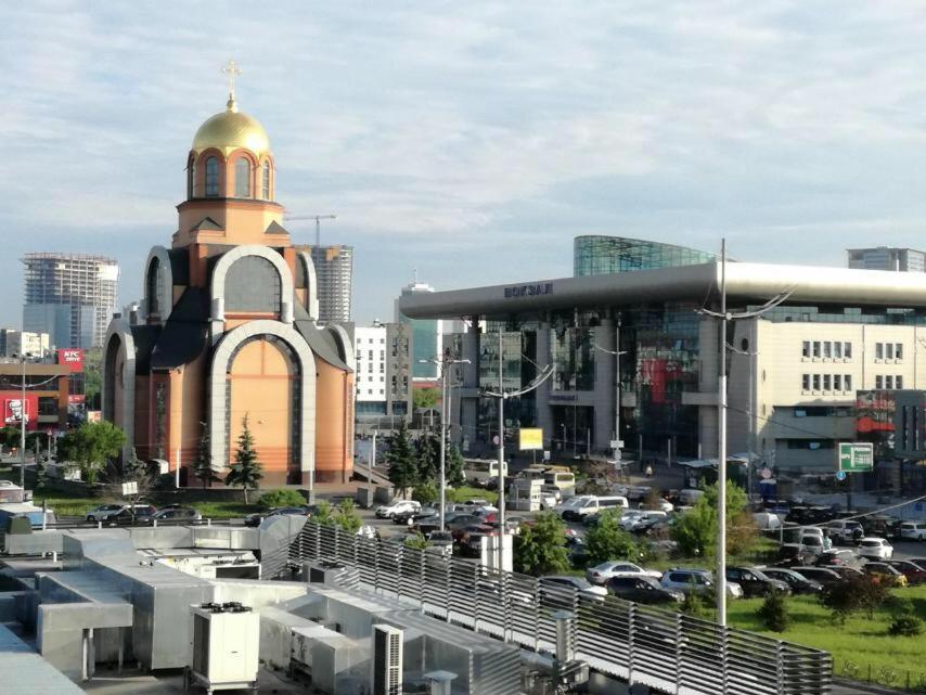 Apartment Near Train Station And Close To City Center Kiev Ngoại thất bức ảnh